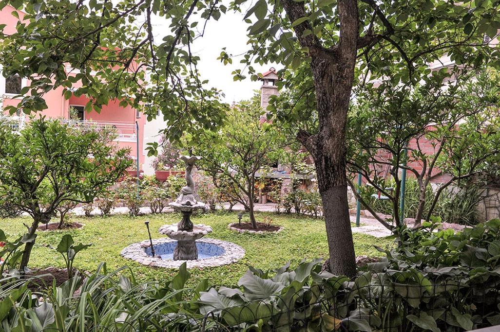 Vila Mila Петровац Экстерьер фото